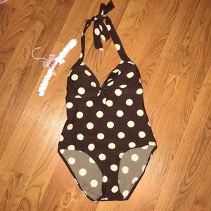 Boden polka dot classic swimsuit size 6